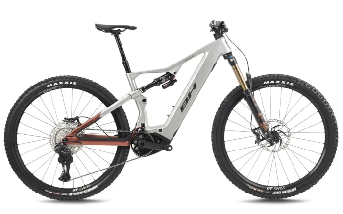 Bicicleta Eléctrica de montaña BH iLynx+ NX Trail Carbon 8.8 2026 e-MTB con motor Bosch CX y transmisión XT DI2